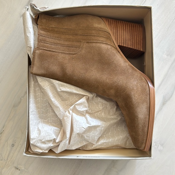 NIB Marc Fisher Oshay Bootie - Picture 4 of 6